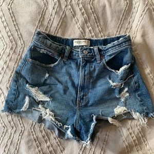 Abercrombie & Fitch Curve Love Mom shorts